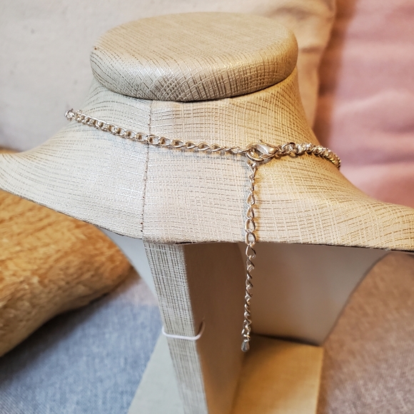 BNIB Gorgeous Rhinestone Jewelry Set - Picture 5 of 7